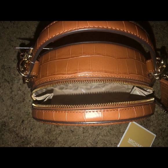 COPY - Michael Kors crossbody - Picture 8 of 10